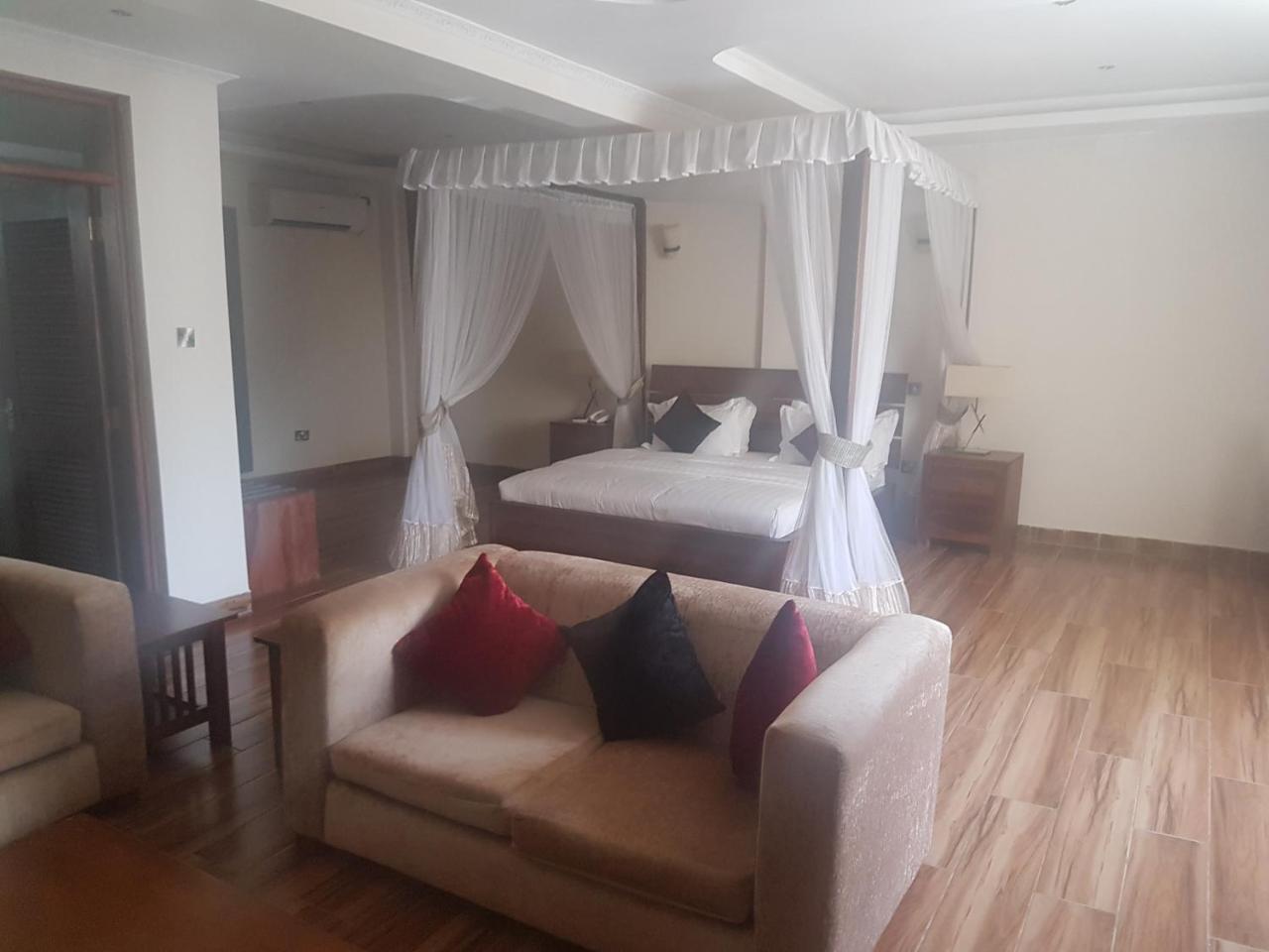 The Vic Hotel Kisumu Esterno foto